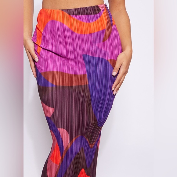 PrettyLittleThing PINK PRINT PLISSE MAXI SKIRT - Picture 2 of 7